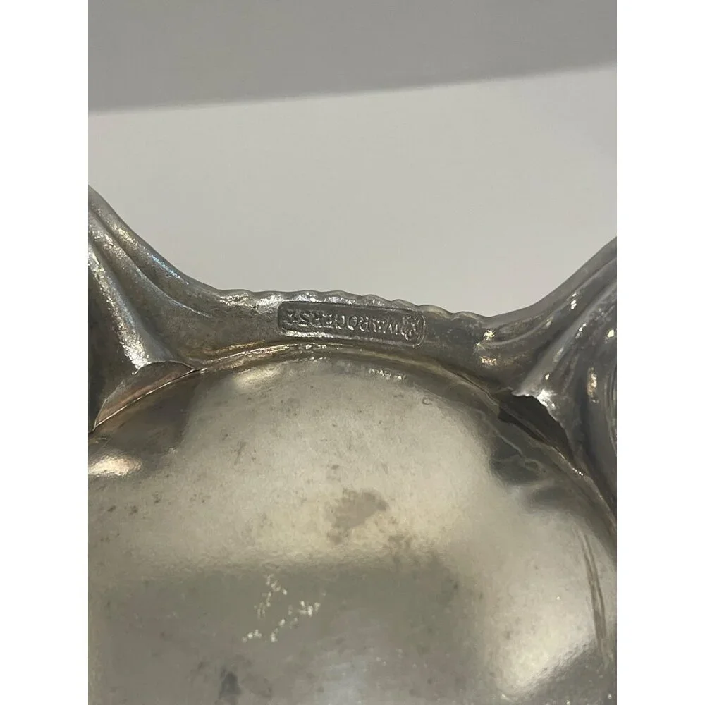 W.M. Rogers Silver Plated Water Pitcher With Guard Preowned in‎ good condition
